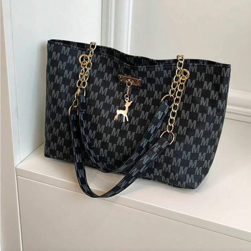⚠️Clearance Patterned Chain Shoulder Tote Bag Elegant Black With Gold Accents - Picture 4 of 9